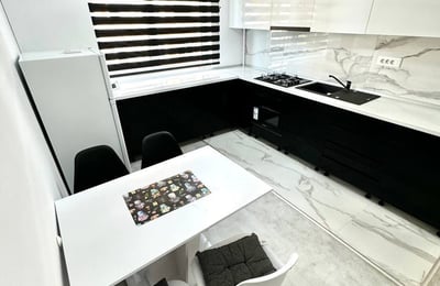 Аренда свежей квартиры-студии с отдельной комнатой и балконом, Кьяжна, Бухарест, Румыния